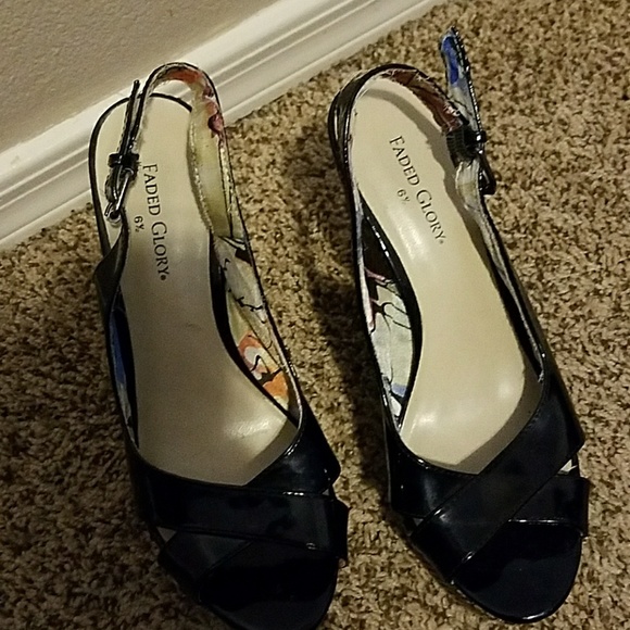 Sandals - Picture 2 of 2